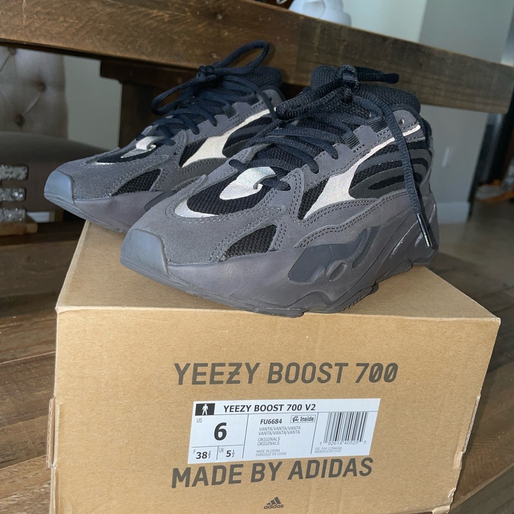 Yeezy Boost 700 V2